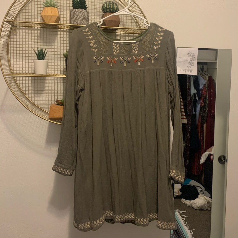 green patterned dress !